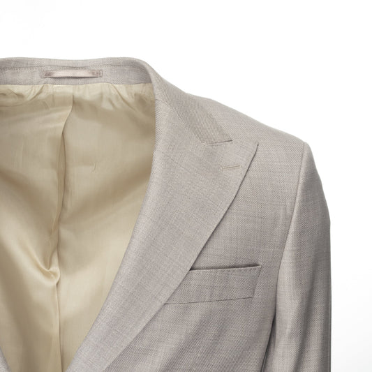 Introducing Bagozza America's Piana Men's Blazer in Beige (878) - a stylish, high-quality 2-Button Blazer that is crafted using the finest 100% Wool from the Italian Mill of Loro Piana. Experience the premium quality and craftsmanship of Bagozza Americas.