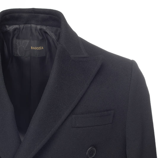 Introducing Bagozza America's Men's Double Breasted Wool Coat in Black (4460) - a stylish, high-quality coat that is crafted using the finest Wool and Cashmere blend produced by Italian fabric mill Lanificio Colombo. Experience the premium quality and craftsmanship of Bagozza Americas.